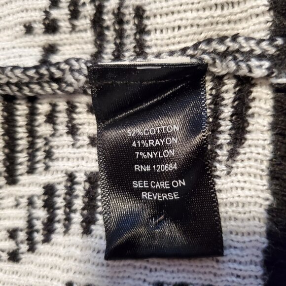 Skull Cardigan ~ Black and White ~ Punk Rock ~ Hot Topic UniSex - Picture 4 of 8